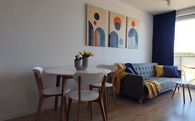 Apartament dwupokojowy KASZMIR przy Onkologii z prywatnym miejscem parkingowym